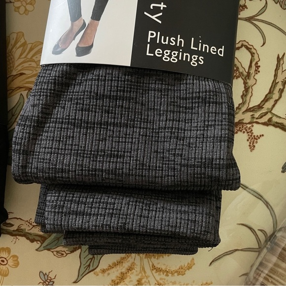 Bundle of Two Relativity Black and Gray Plush Lined Leggings, S/M - Picture 2 of 8